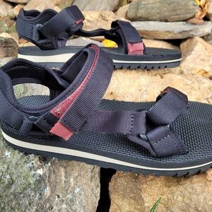 Tevas size 10 womens